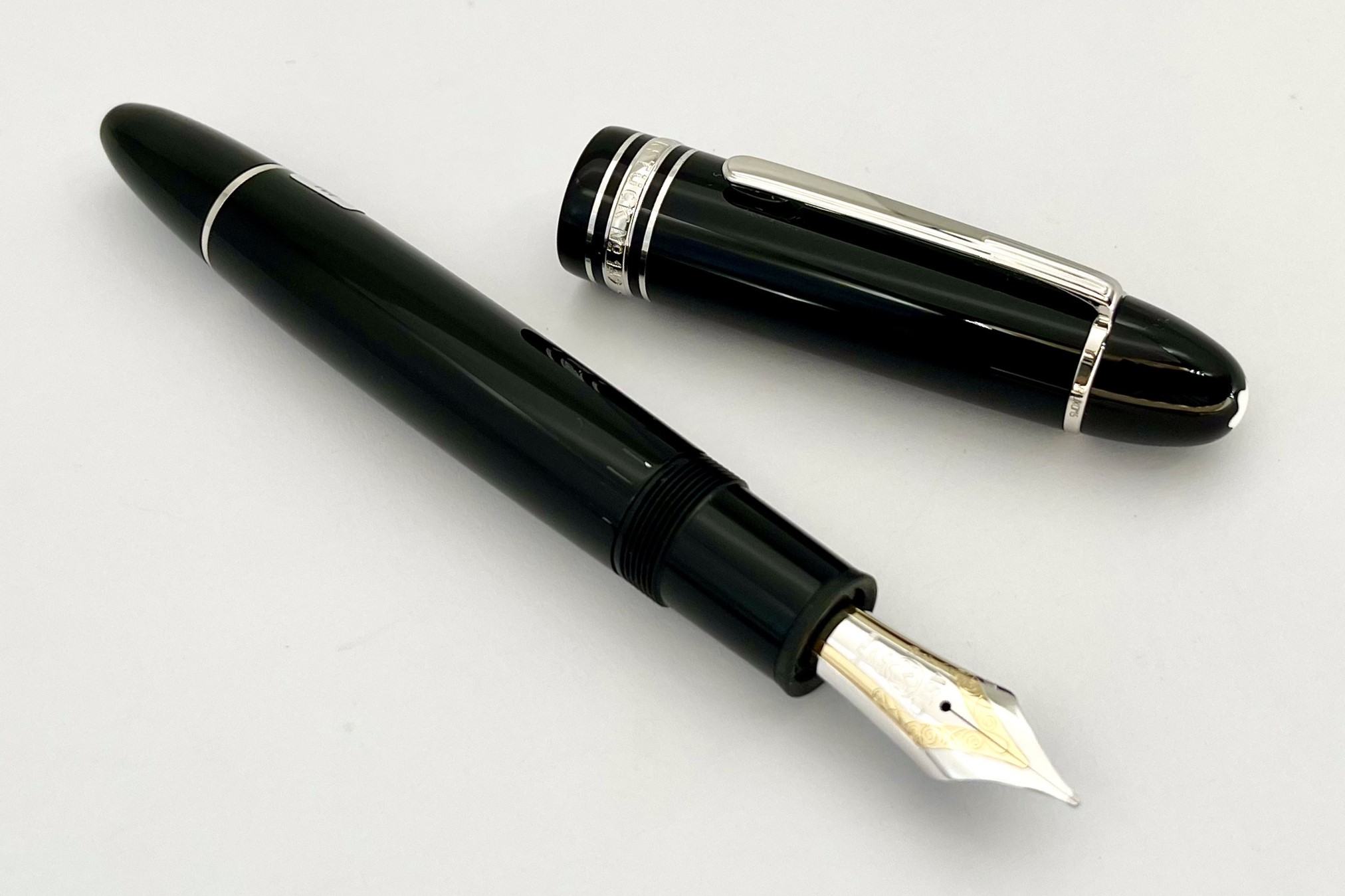 MontblancMB114227149MeisterstuckPlatinumCoatedFP_E